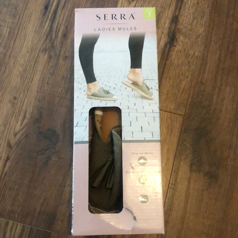Ladies slip on mules